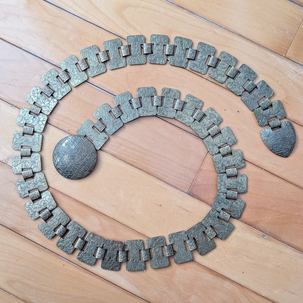 Vtg Sarah Coventry Brass Etched Belt